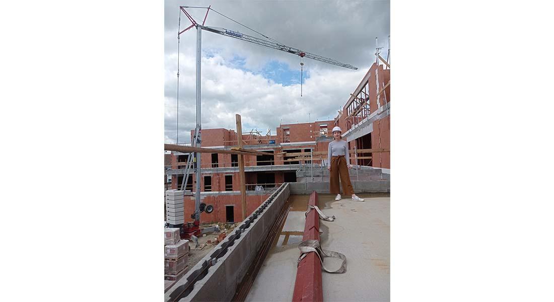 Femme sur un chantier