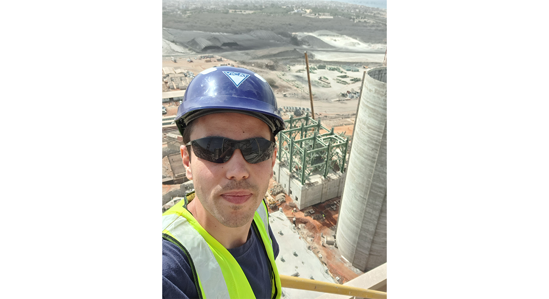 Un étudiant sur un chantier au Sénégal