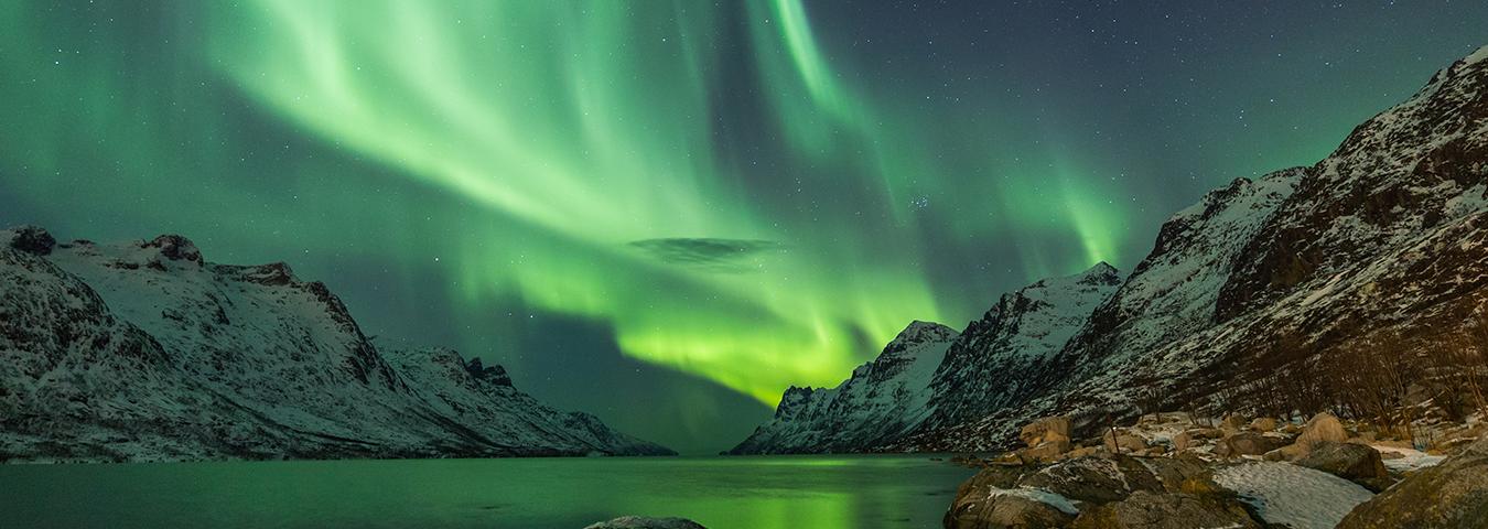 La terre lumineuse : les aurores boréales