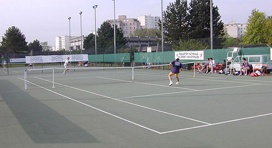 Terrain de tennis